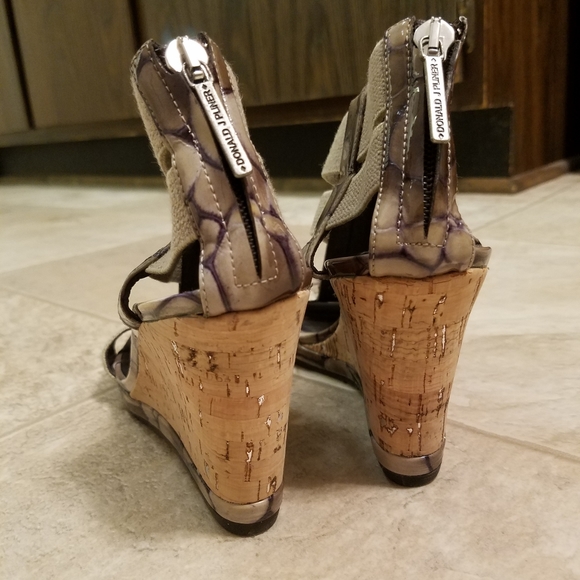 Donald J. Pliner taupe tortoise cork wedges - Picture 2 of 6
